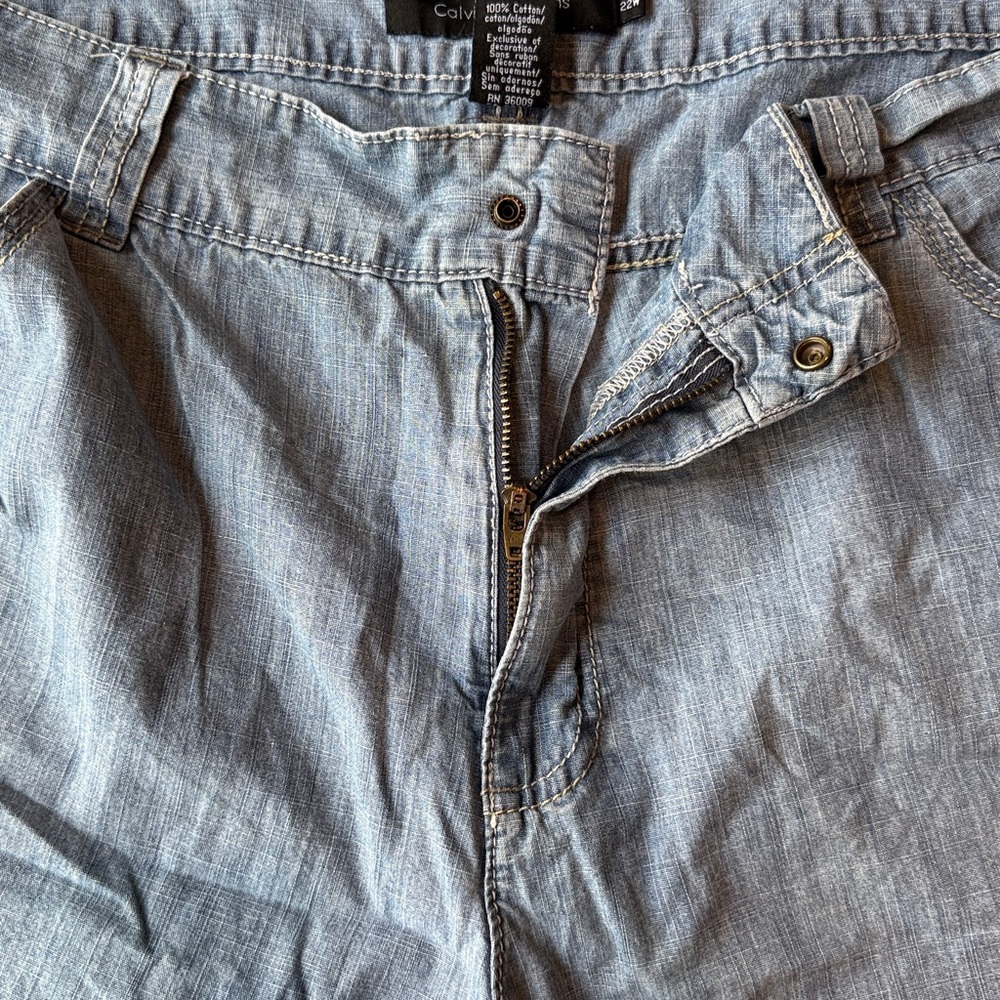 Croft & Barrow | Light Wash Denim Shorts - Women's - Picture 5 of 11